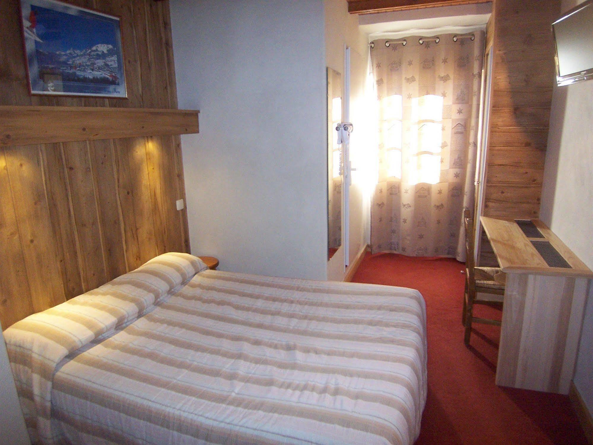 Hotel Les Bernards Praz-sur-Arly Ngoại thất bức ảnh