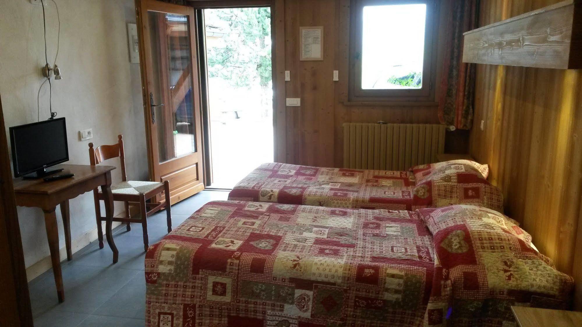 Hotel Les Bernards Praz-sur-Arly Ngoại thất bức ảnh