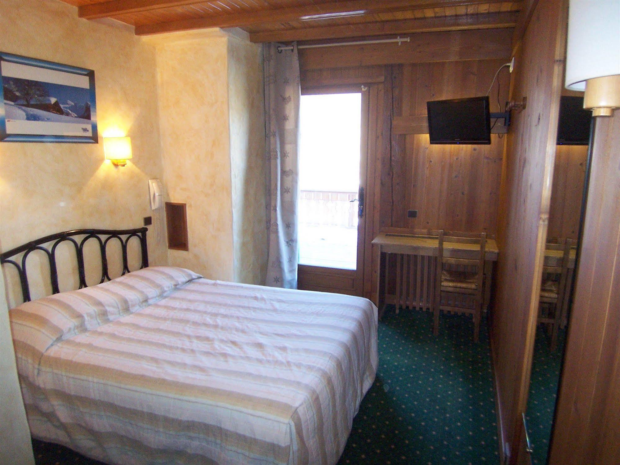 Hotel Les Bernards Praz-sur-Arly Ngoại thất bức ảnh